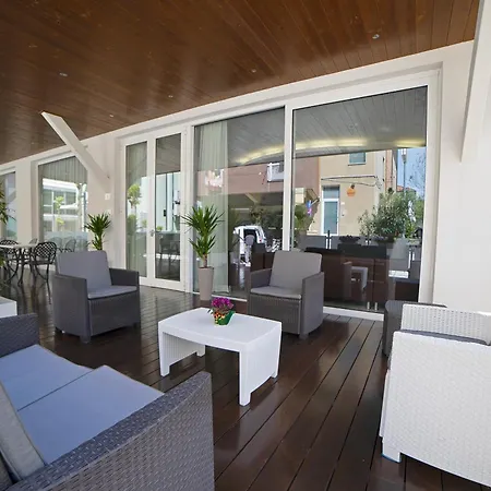Ricci Hotel 2*