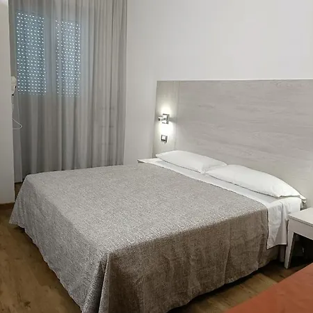 Ricci Ξενοδοχείο 2*